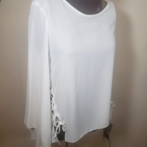 Liquid by Sioni Top High Low Lace Up Sides M White Bell Sleeve Flutter - Picture 3 of 7